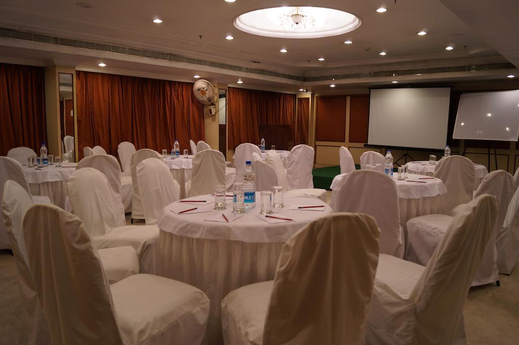 Royal Fort Hotel Visakhapatnam Extérieur photo