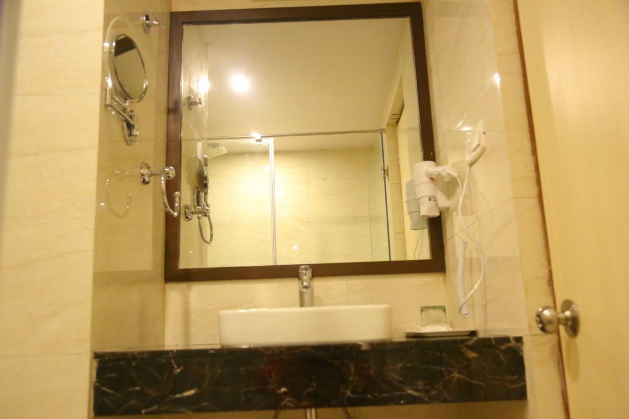 Royal Fort Hotel Visakhapatnam Extérieur photo