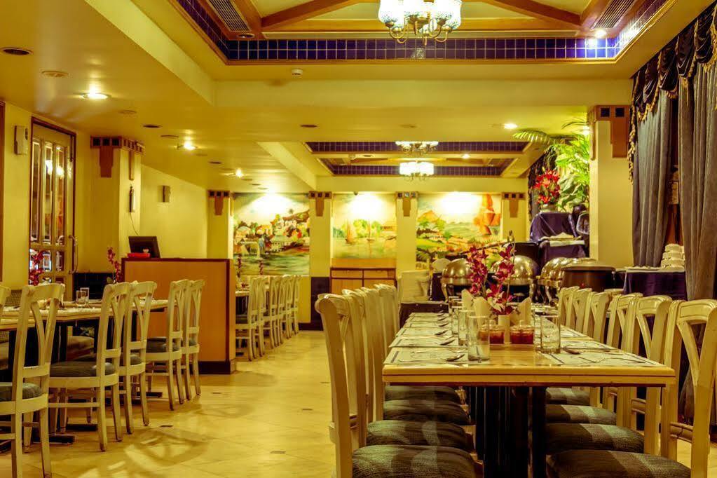 Royal Fort Hotel Visakhapatnam Extérieur photo