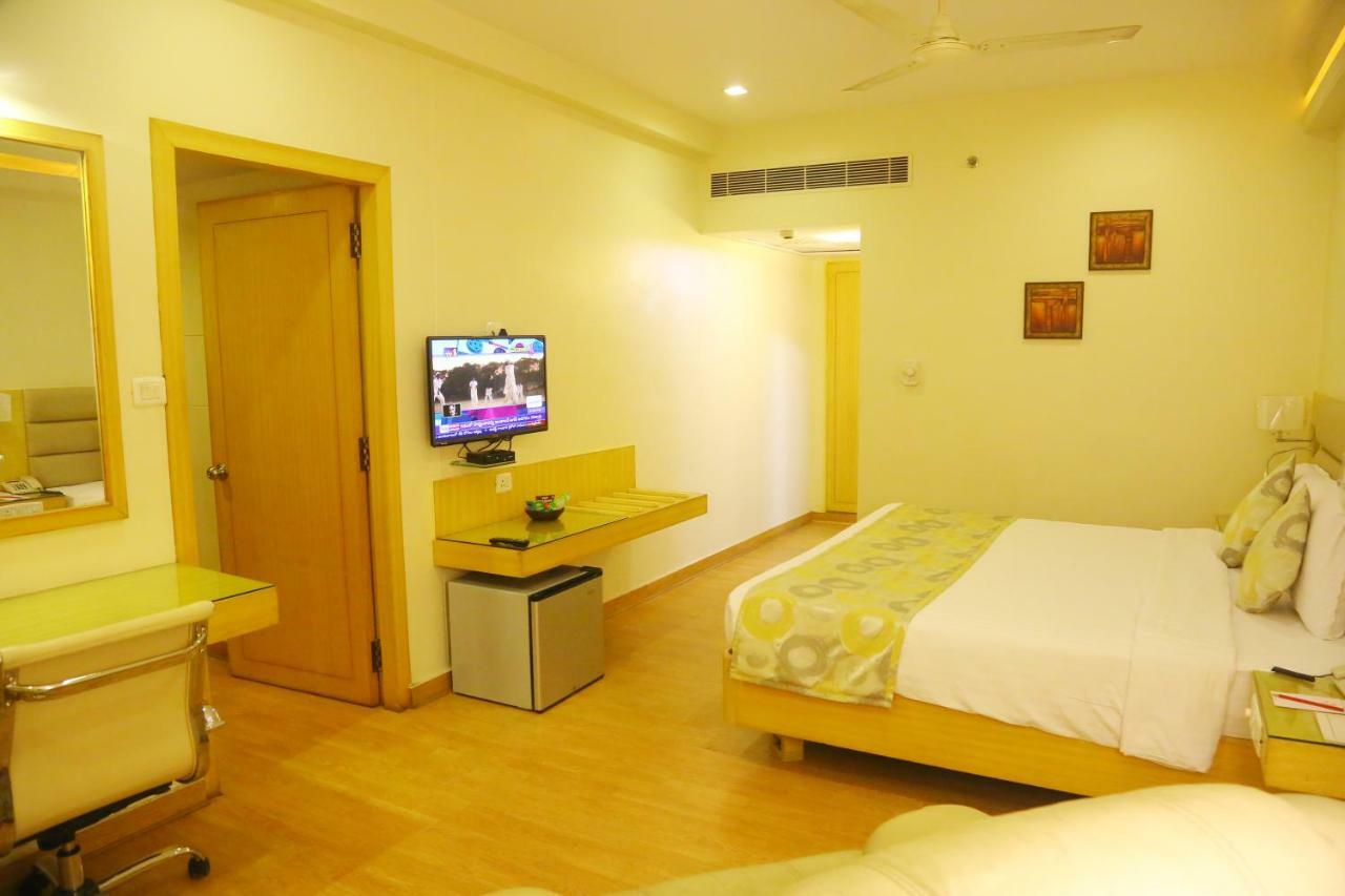 Royal Fort Hotel Visakhapatnam Extérieur photo
